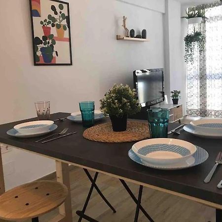Ideal Apartamento En El Barrio De Las Delicias マラガ エクステリア 写真