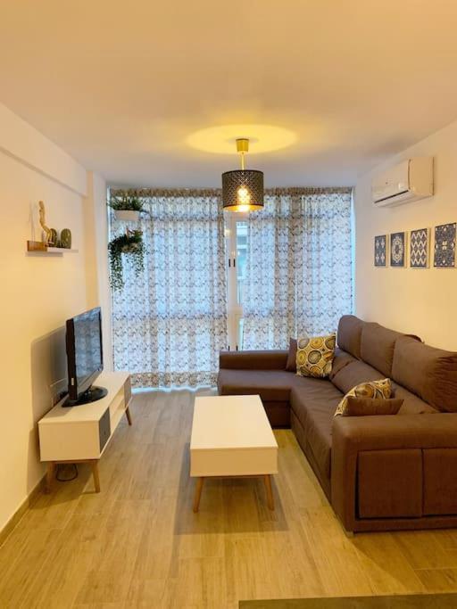Ideal Apartamento En El Barrio De Las Delicias マラガ エクステリア 写真