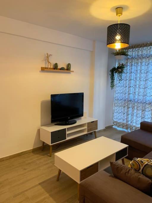 Ideal Apartamento En El Barrio De Las Delicias マラガ エクステリア 写真