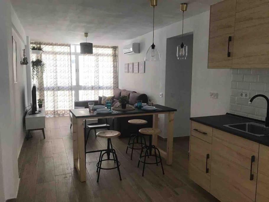 Ideal Apartamento En El Barrio De Las Delicias マラガ エクステリア 写真