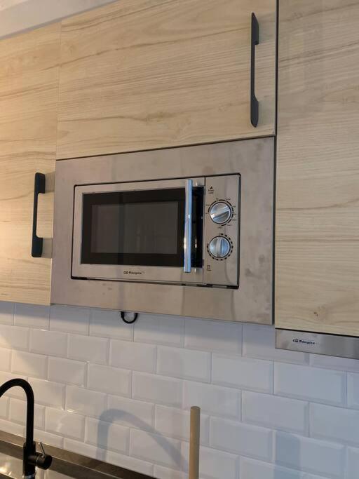 Ideal Apartamento En El Barrio De Las Delicias マラガ エクステリア 写真