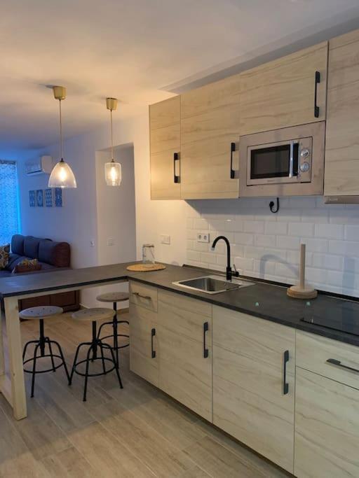 Ideal Apartamento En El Barrio De Las Delicias マラガ エクステリア 写真